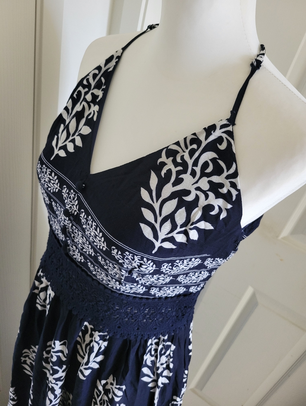 Miss Avenue | NWT Navy/White Boho Floral Maxi Dress (SIZE L) - Picture 11 of 16